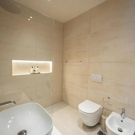 Infinity Apartment *