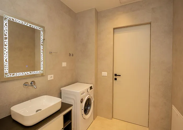 Infinity Apartment *